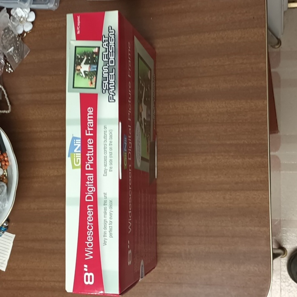 8" Widescreen Digital Picture Frame - Silver - Picture 5 of 8